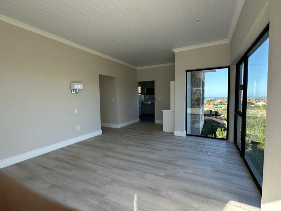 5 Bedroom Property for Sale in Stilbaai Wes Western Cape